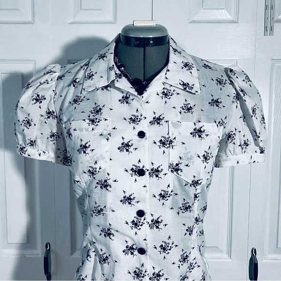 Hand Sewn Button Floral Top - Picture 8 of 8